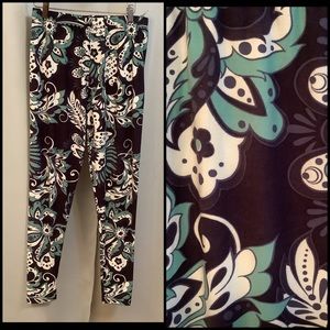 Leggings Women’s 12-20 Elastic Waistband Mint Paisley Pattern